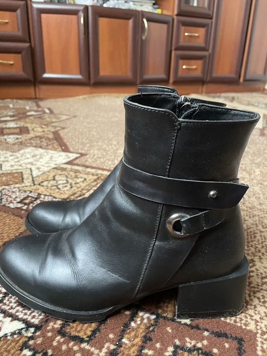 Ботінки жіночі шкіряні