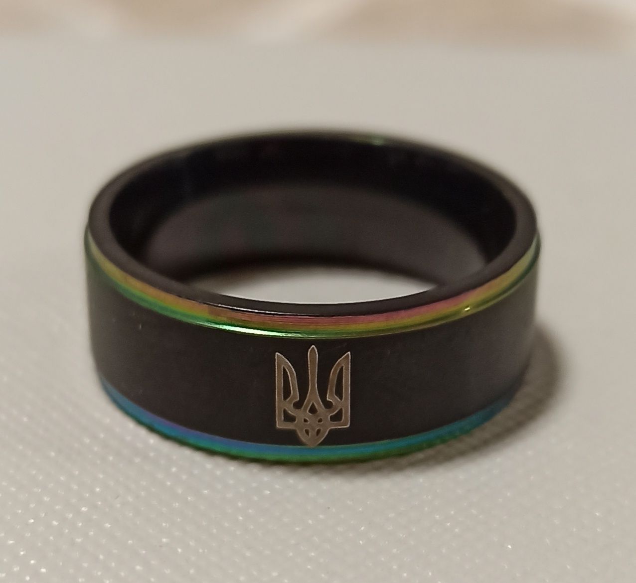 Кольцо с карбоновыми вставками дизайнерские, черные кольца