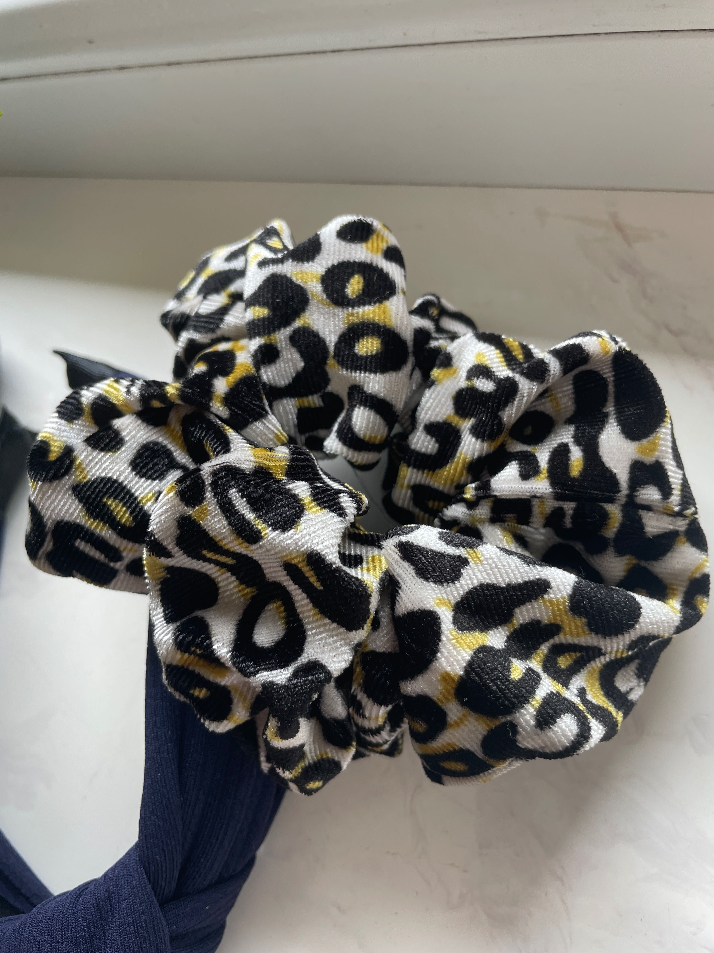 Akcesoria do włosów opaska scrunchie panterka zwierzęcy wzór