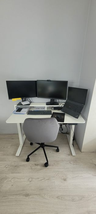 Biurko z automatyczną regulacją wysokości i nadstawką 120cmx60cm