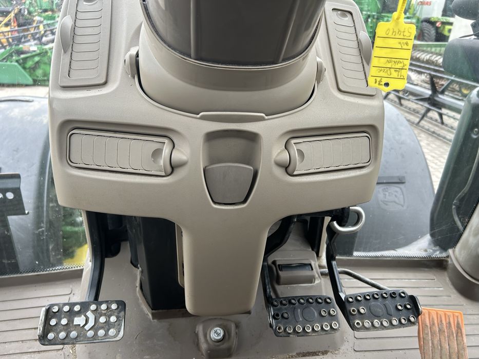 Трактор John Deere 6155R