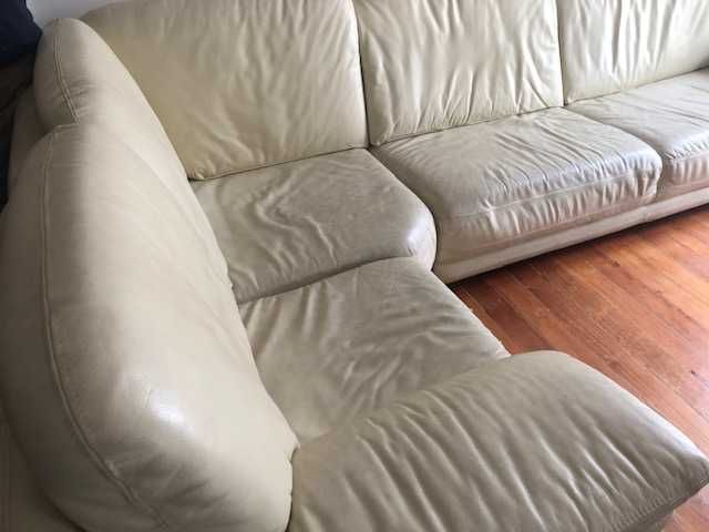 Sofá em pele de cor branca