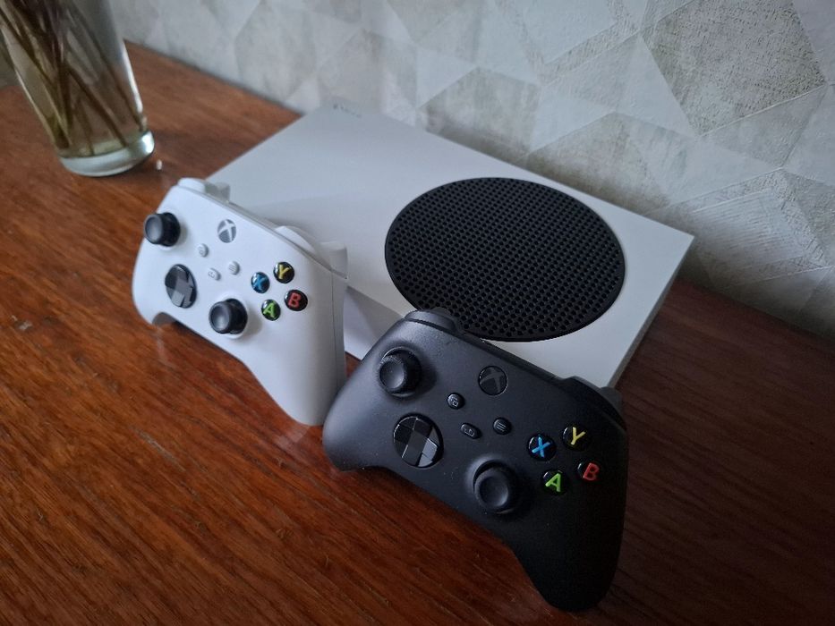 Продам xbox серії S