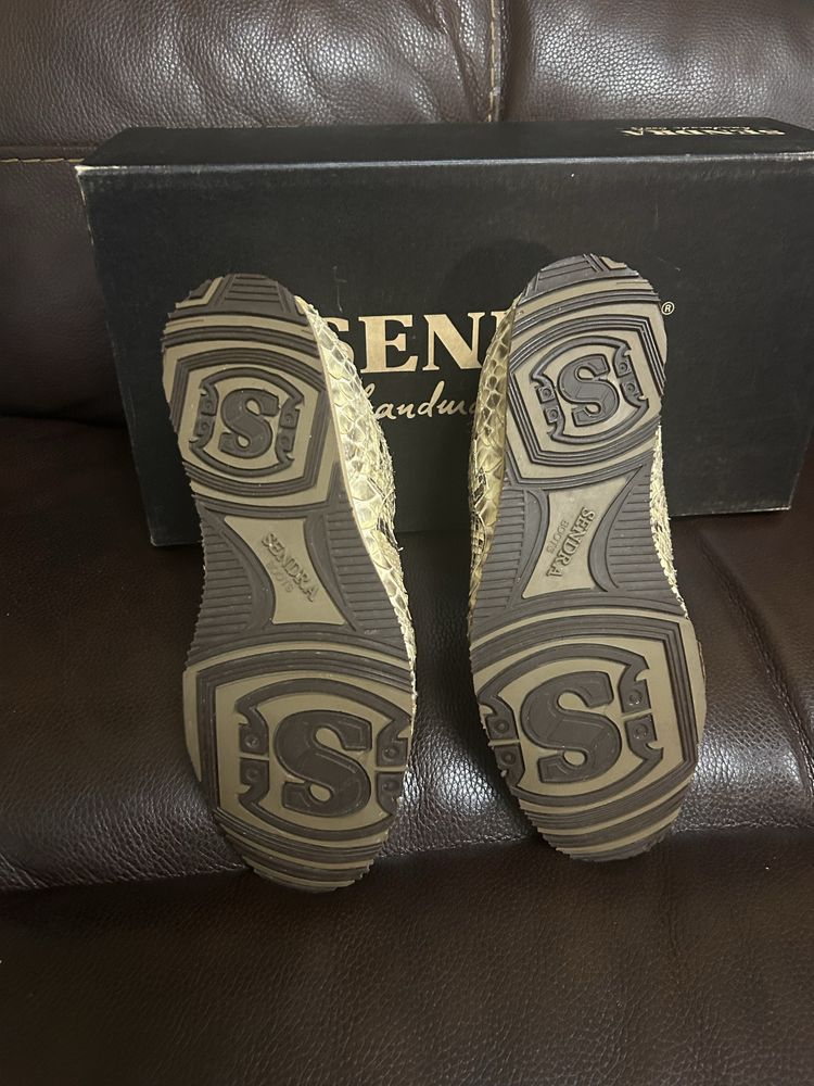 Кроссовки питон Sendra 36 размер
