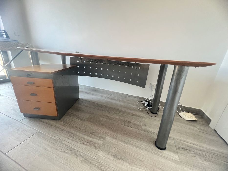 Secretária para 2 pessoas com móvel com 3 gavetas