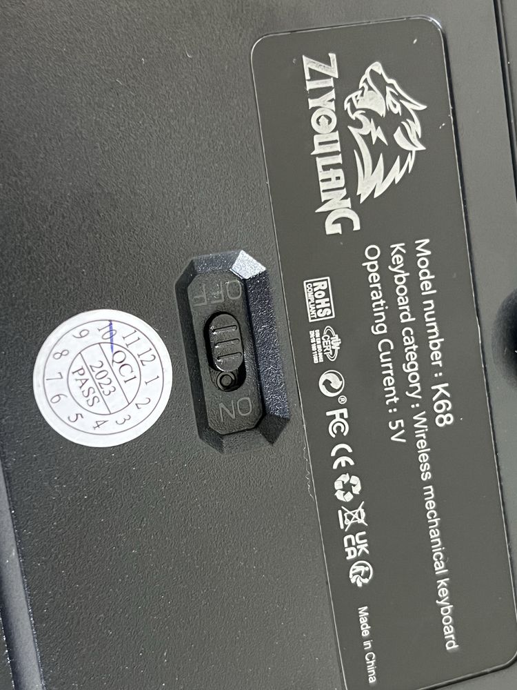 Klawiatura mechaniczna 60% bezprzewodowa - red switch