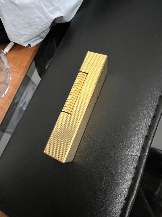 Isqueiro Dunhill em ouro