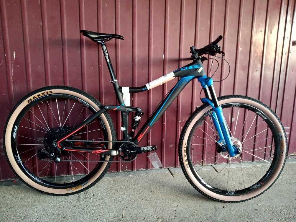 Bicicleta Carbono Cube Stereo HPC SLT 29 Nova Rodas Carbono