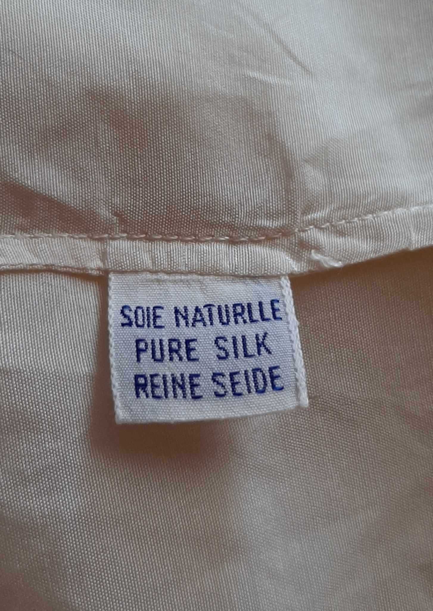Blusa vintage de seda bege bordada à mão