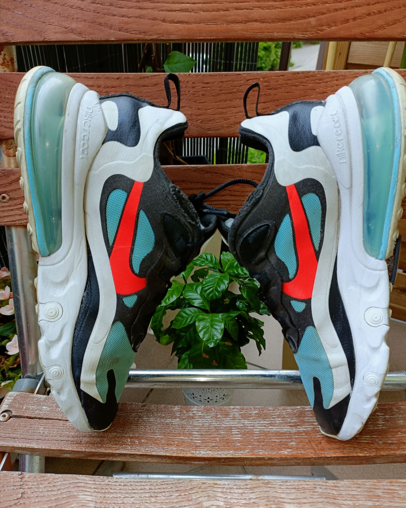 Męskie buty sportowe Nike Air Max 270 React rozmiar 41 stan BDB