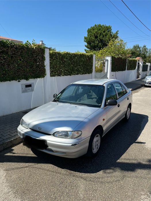Hyundai Accent LSI - cinzento