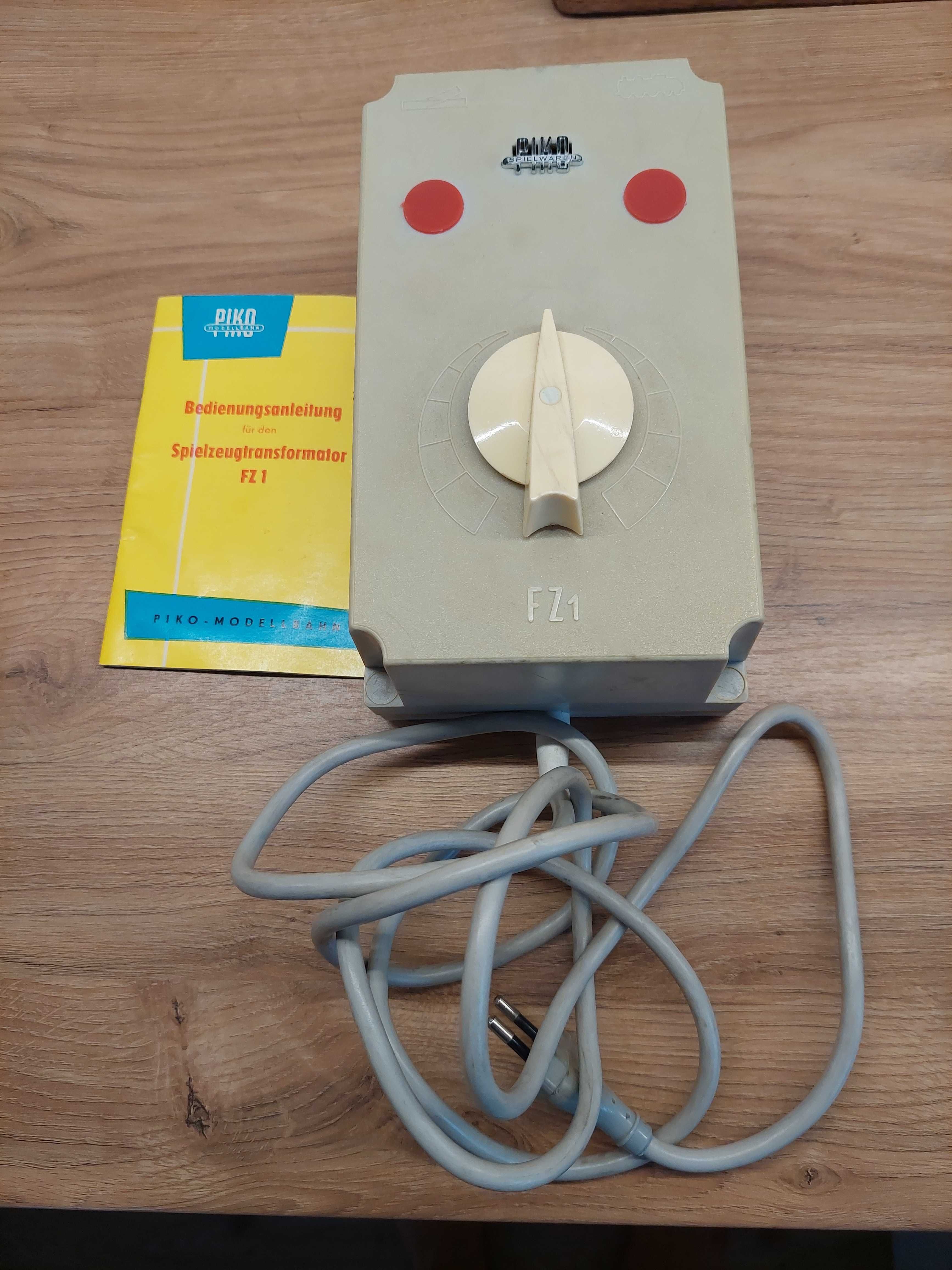 Kolejka elektryczna. Skala H0, TT, N. Zasilacz/transformator FZ1 PIKO.