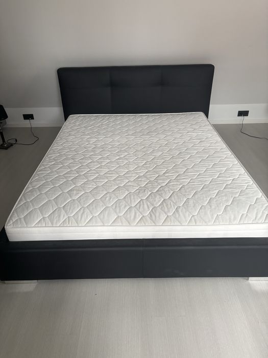 Lozko z materacem 160 x 200