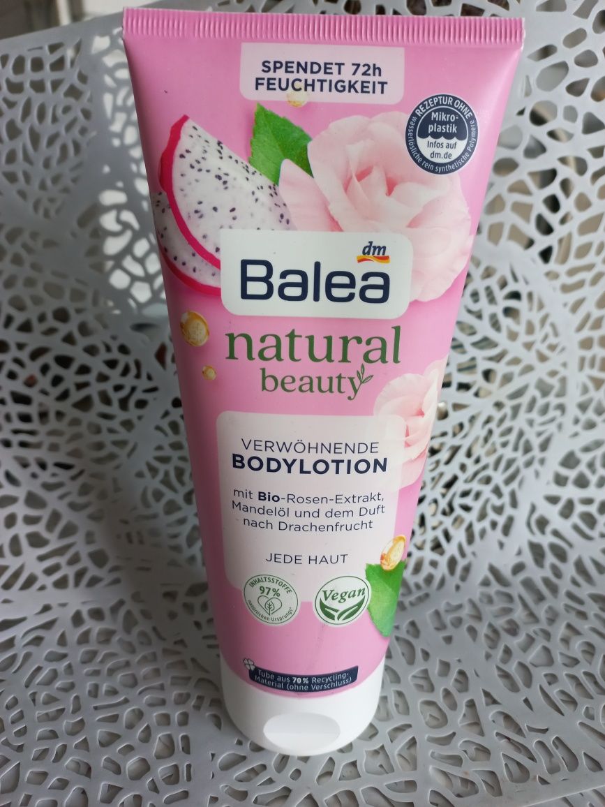 Лосьйон для тіла Natural Beauty Троянда і драконовий фрукт Balea, 200