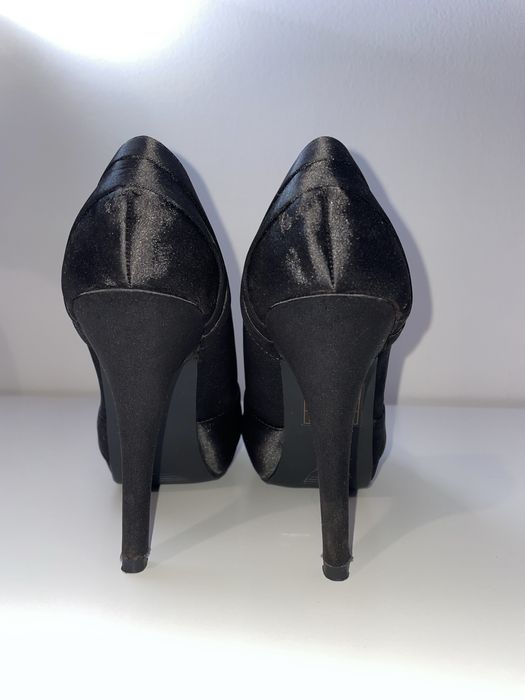 Sapatos de salto - Calçado Guimarães