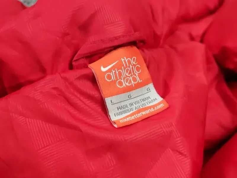 Вінтажна трендова дута жилетка nike оригінал безрукавка на пуху