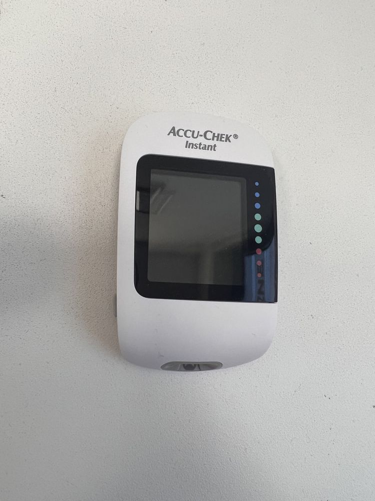 Glukometr Accu-Chek Instant mg/dL