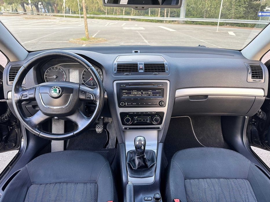 Skoda Octavia 1.6 Tdi SportLine C/Nova