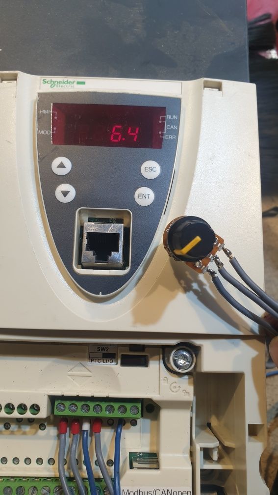 Schneider Altivar71 falownik VW3A1101