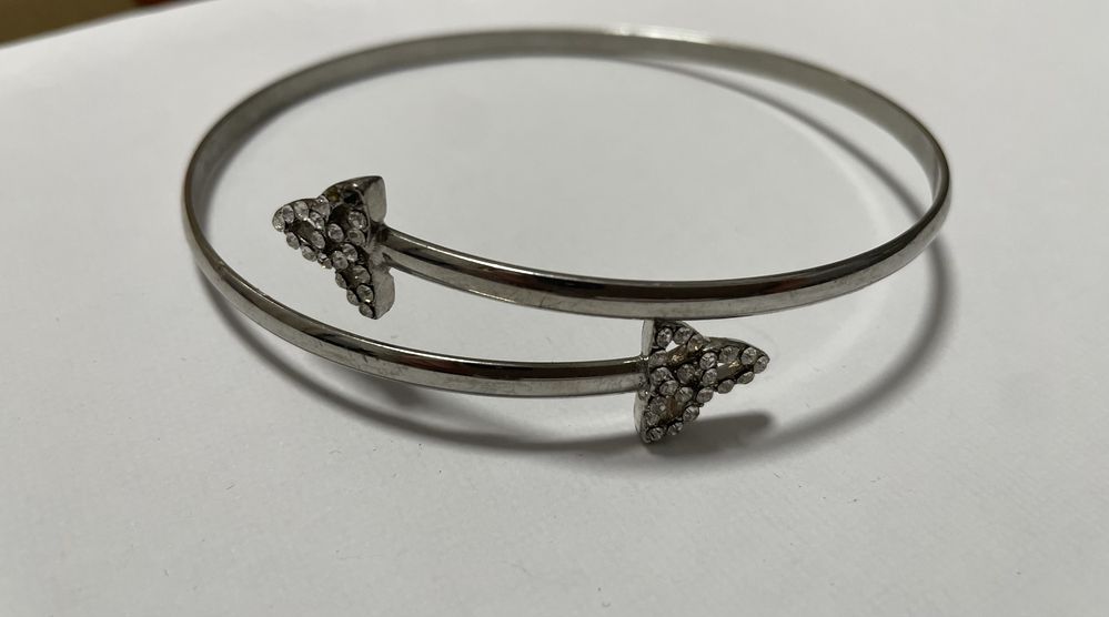 Brincos e pulseiras