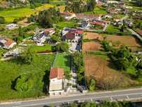 Moradias T5 e T2 com Piscina e Campo de jogos em Barcelos