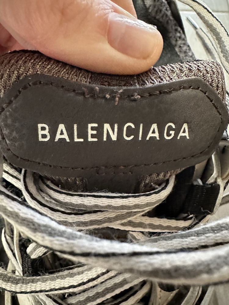 Продам кросівки balenciaga /41 (26-26,5)