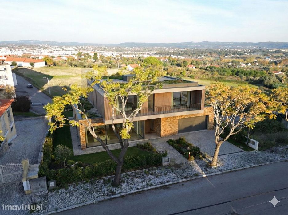 Terreno urbano, pronto a construir moradia em Tomar