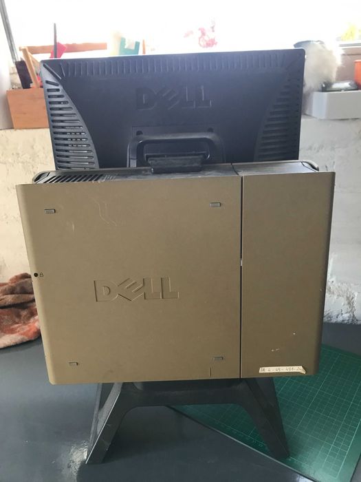 Komputer Dell jednostka centralna i monitor