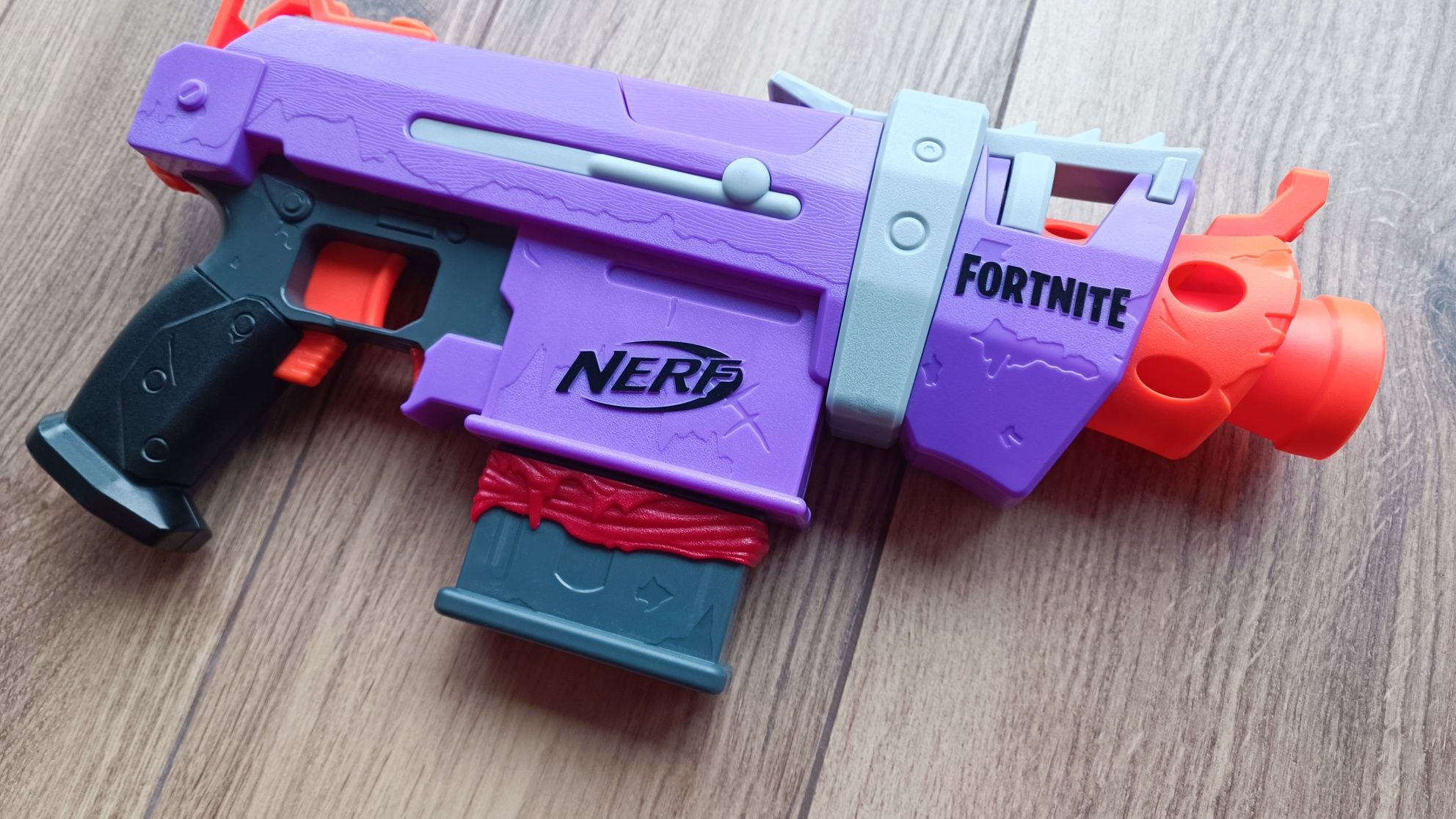 Nerf Fortnite pistolet fioletowy SMG-E,  NOWE