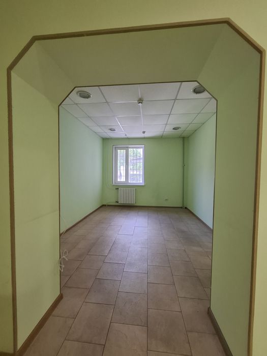 Продам приміщення на 5 Зарічному, Бродвей