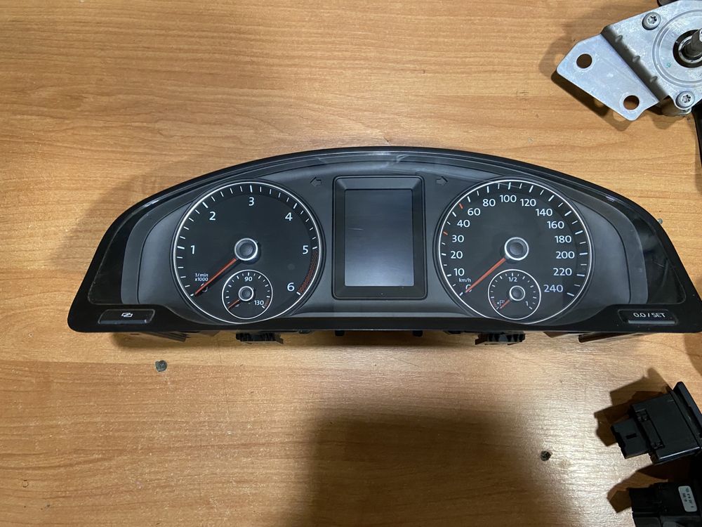 Приборна панель до vw t5 7E0920 870C