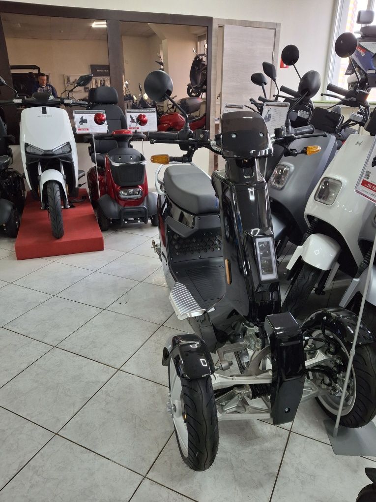 Продам нові електроскутери