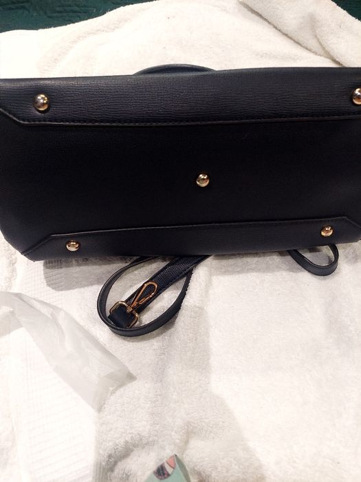 Granatowa torebka Burberry