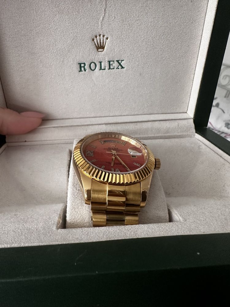 Zegarek Rolex zloty kolor