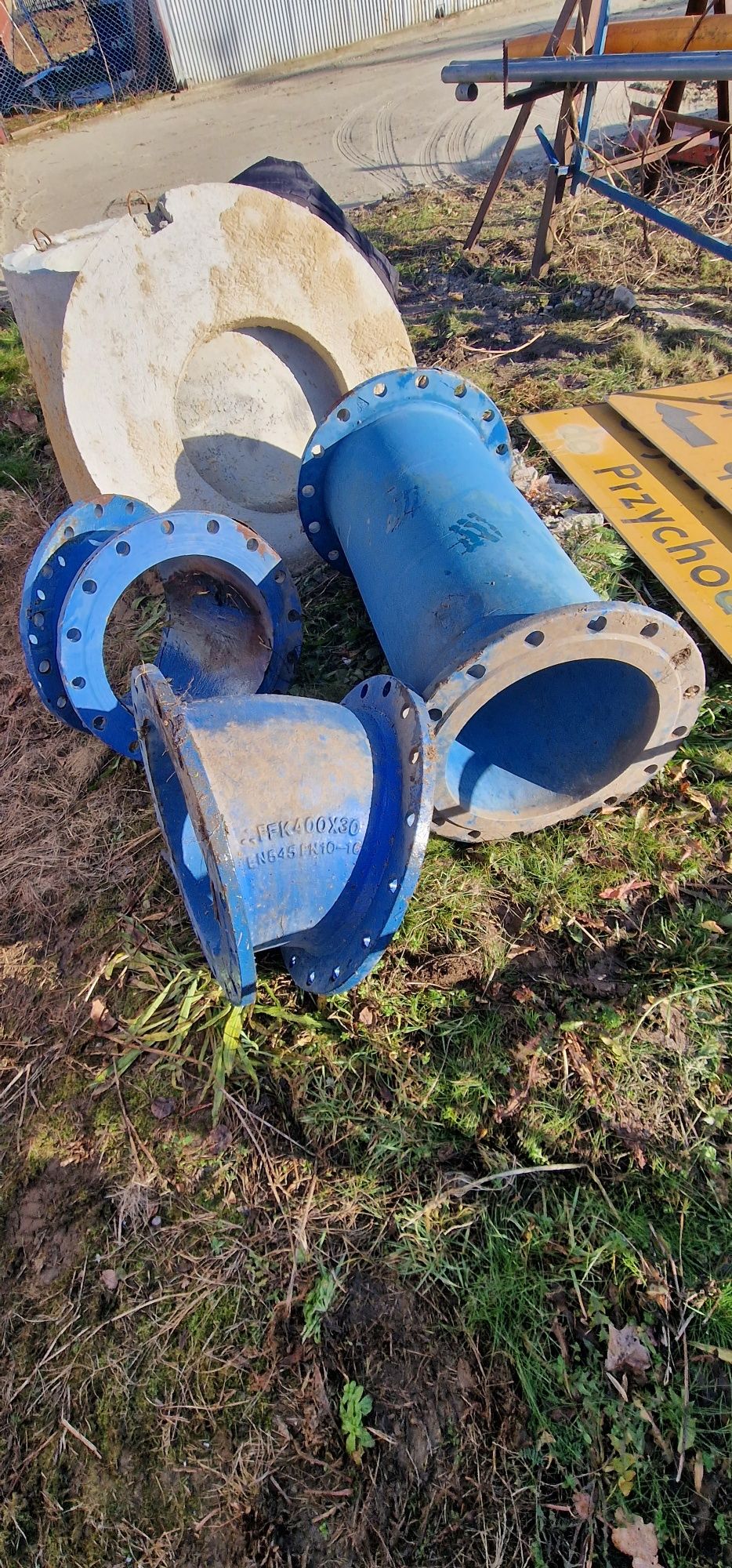 Żeliwo DN400 , kolana kształtka rura