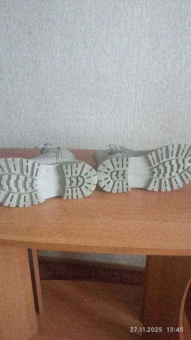 Продам жіночі черевики