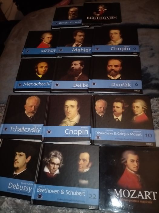 14 excelentes brochuras e  CDs de grandes compositores


Entrego em mã