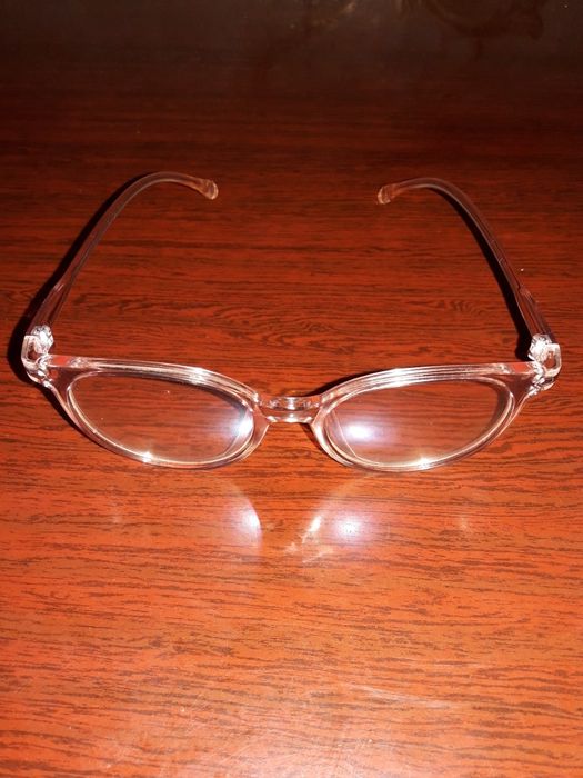 Жіночі окуляри для комп'ютера.