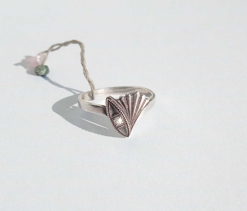 Каблучка кольцо з камінцем. Срібло 925 проба. Розмір 18,5