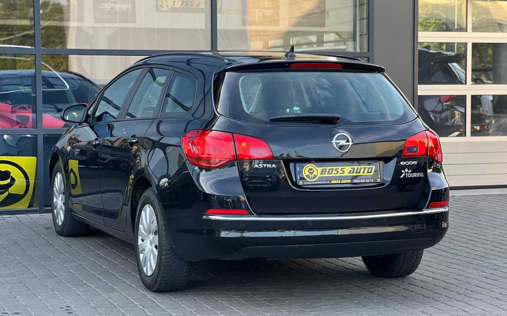 Opel Astra  2013
