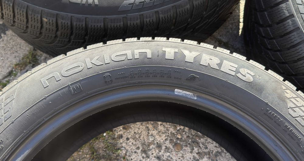 Opony zimowe 215 55 R17 Nokian - Stan Idealny !
