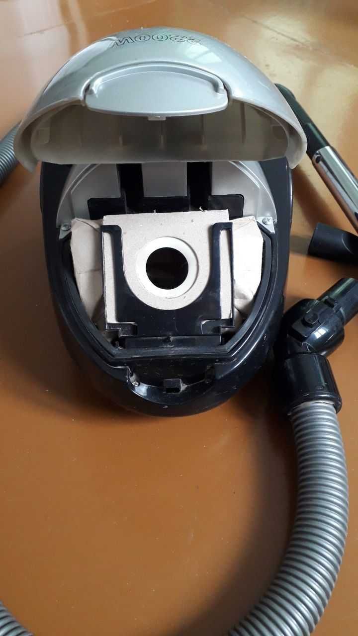 пилесос Domotec MS-3392, в робочому стані