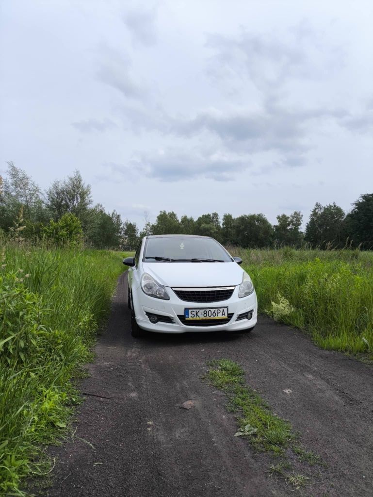 Opel Corsa D 1.4  ZADBANY