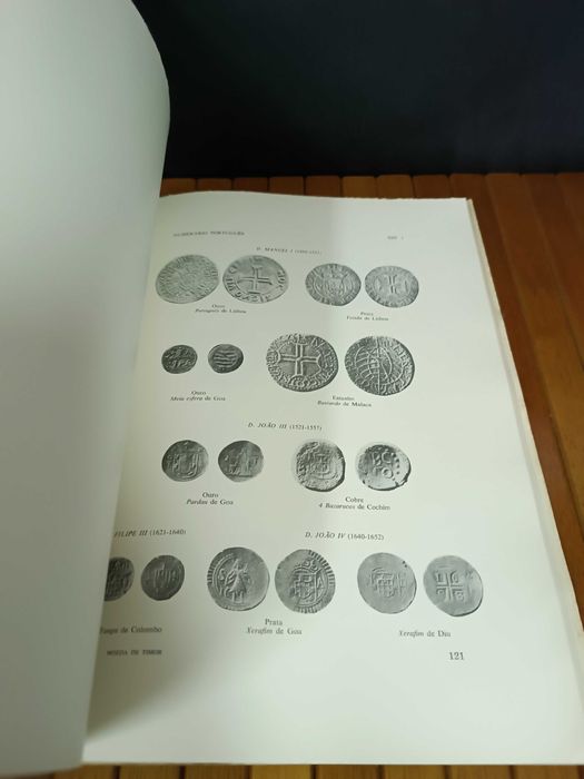 Raro Monumental livro Moeda de Timor 1ª edição 1964