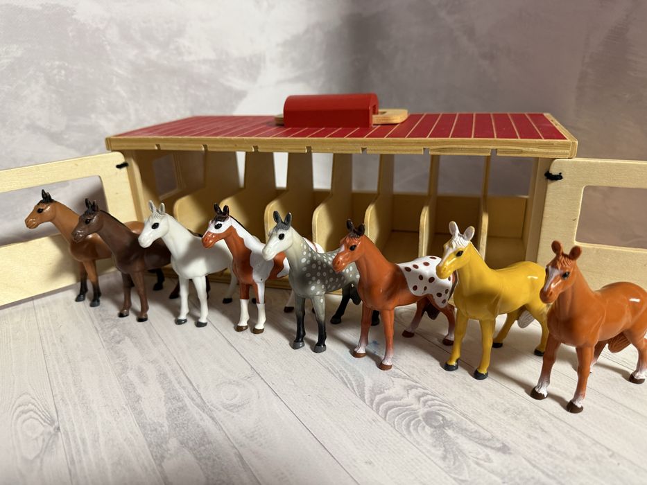 Ігровий набір Переносна дерев'яна стайня з кіньми Melissa & Doug