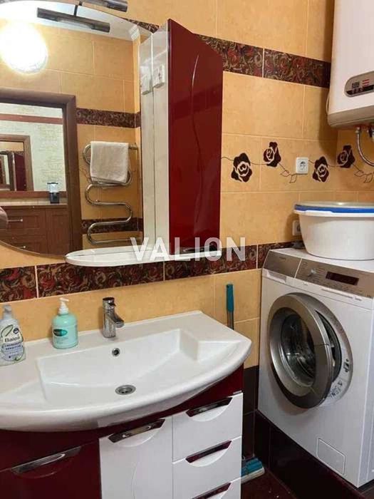 Продам 4-х кім. 114 м.кв. , мкр. Троєщина р-н, вул. Данькевича, 8