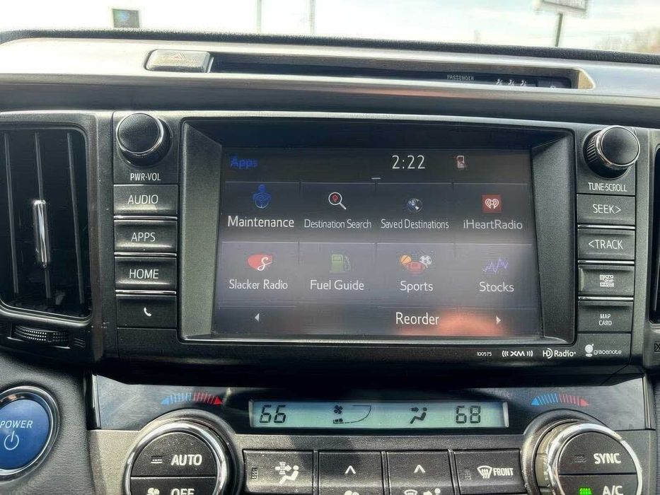 Toyota RAV4 Hybrid Limited      2017