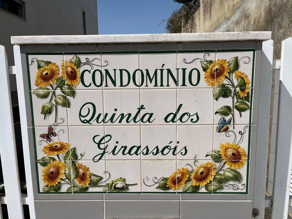 Excelente Moradia T5 em Condomínio Fechado