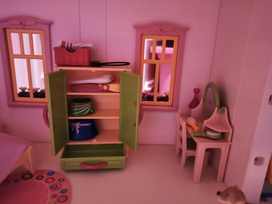 Duży romantyczny domek dla lalek Playmobil z wyposażeniem