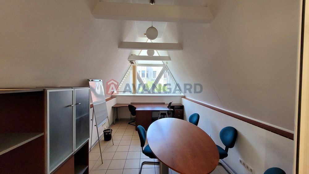 Продам офіс на Мечникова, 92000$, 84 кв.м.